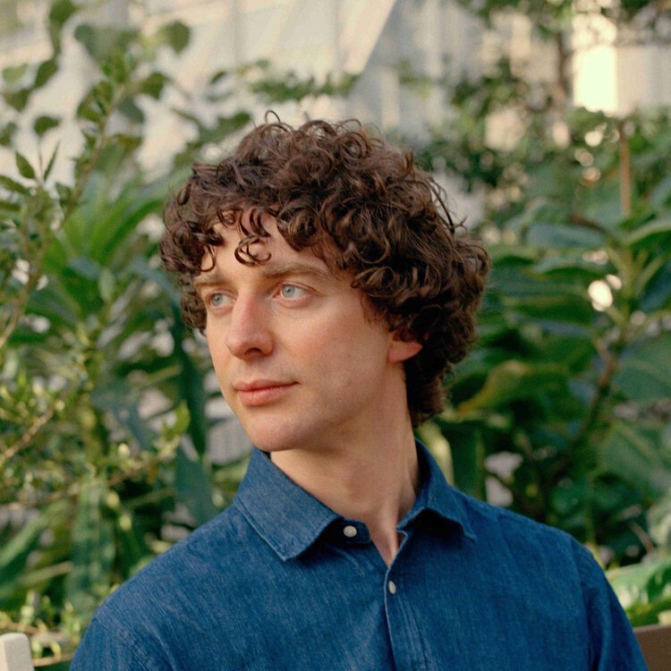 Head shot of biologist Merlin Sheldrake